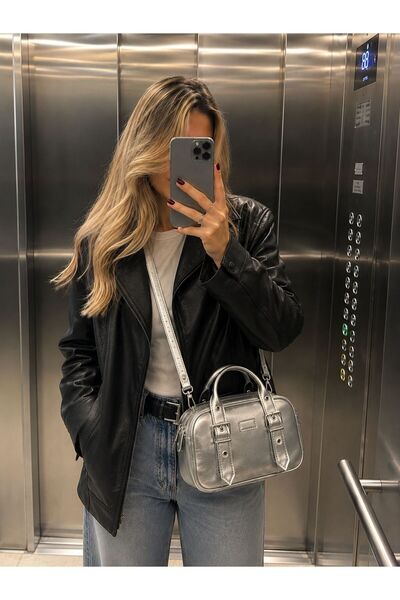 Moda Sekiz حقيبة كتف نسائية بحزام مزدوج وتفاصيل متقنة