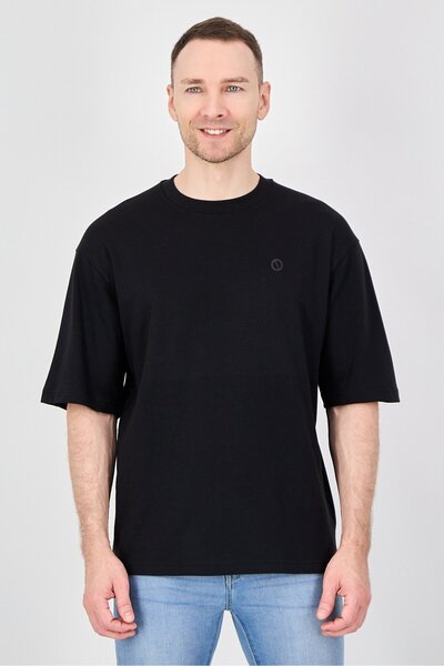 Onadime Men Crew Neck Short Sleeve Graphic Print T-Shirt, Black