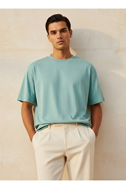 FAV Men Relaxed Fit Crew Neck Short Sleeve T-shirt