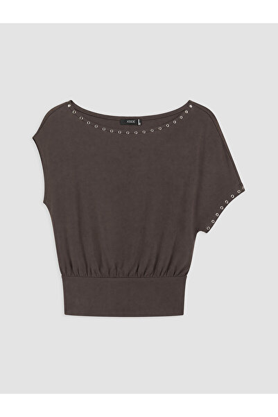 LC Waikiki Trendlucky Women's T-Shirt with Kayak Neckline and Bird Eye Detail
