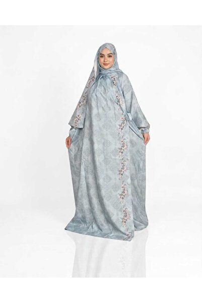 SDD A cold and heavy egyptian scarf with islamic shapes with a veil connected...