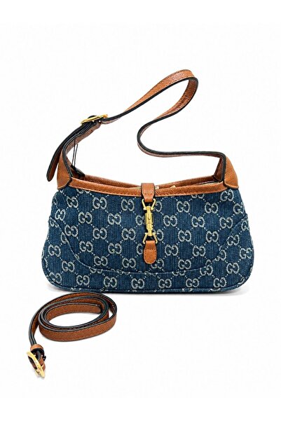 silora Classic Shoulder Bag with an Iconic Luxury Design