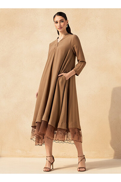 FAV MINIMAL V NECK SOLID TRAPEZE DRESS
