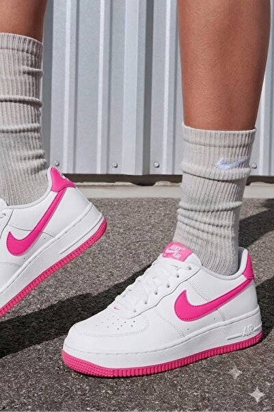 Nike حذاء رياضي نسائي من Air Force 1 '07 طراز FV59-ERN-48-102 (SPORTİKS) ذو م...