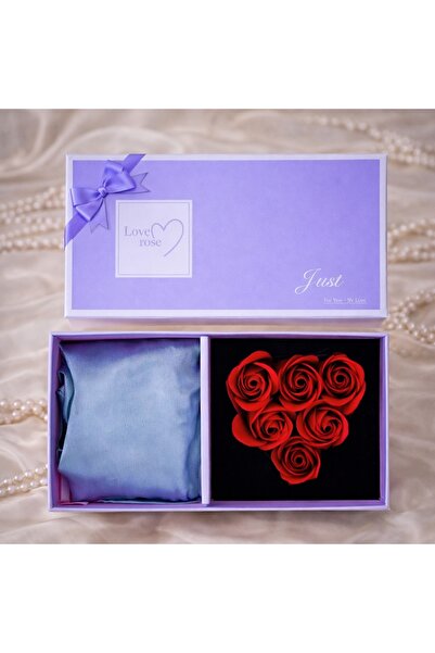 velve Set cadou Love Rose, cutie cu 6 trandafiri rosii din sapun si esarfa, Mov