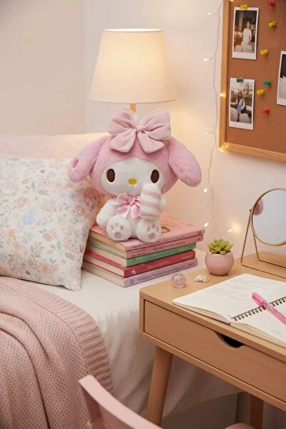 SANRIO My Melody Tatlı Fabrikası Serisi 28 cm Oturan Pozisyonlu Peluş oyuncak