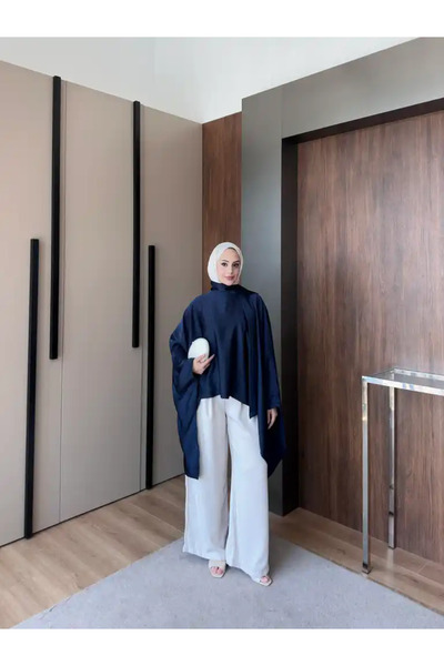 Zafirae Fular Detaylı Bluz
