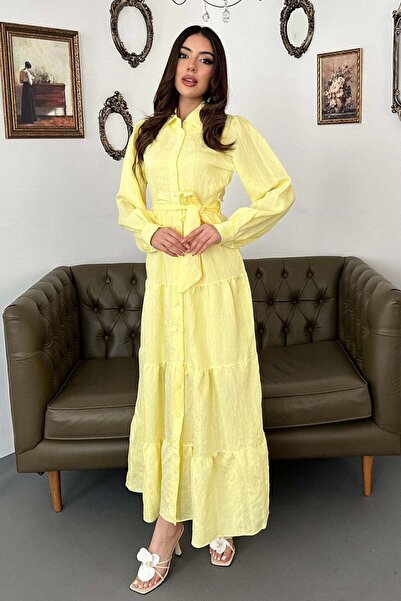 Moda Days قميص ماكسي نسائي أصفر اللون مع ياقة وحزام وخطوط وأزرار وطبقات متعددة