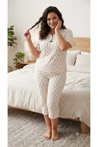 Asel Plus Size Short Sleeve Capri Soft Buttoned Lycra Knitted Pajama Set