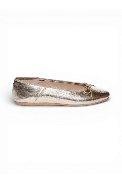 BATA Textured Flat Shoes