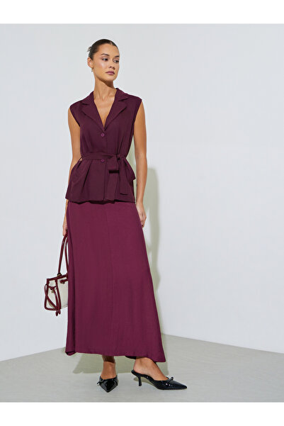 Styli Burgundy Solid Side Slit Fitted Maxi Skirt
