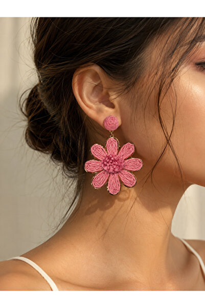 DAZLİNGACCESSORY أقراط من القش باللون الوردي الفاتح