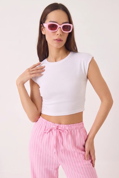 Generic Brand Women's Crew Neck Short Sleeve Crop White T-Shirt