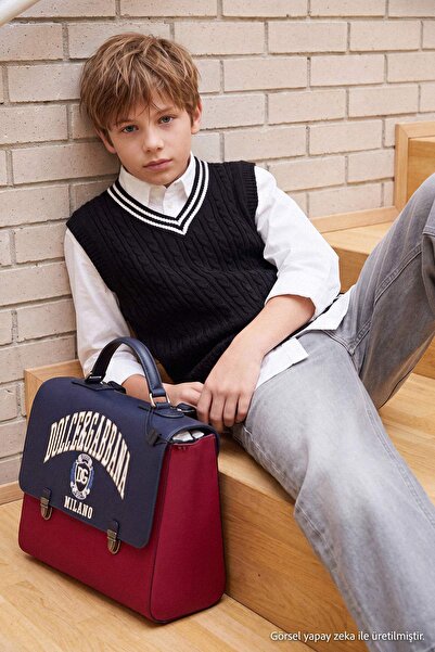 TRENDYOLKIDS Schwarzer Jungenpullover TKDAW27SV00002