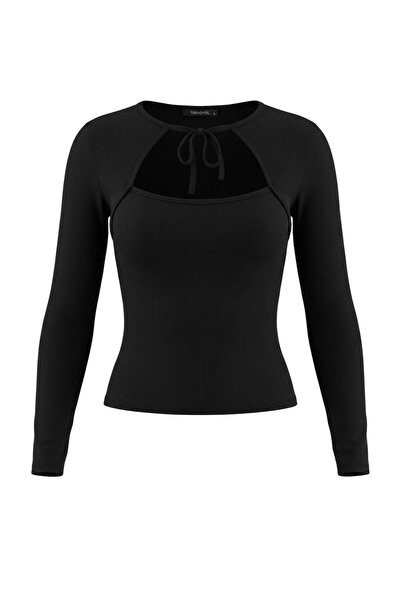 Trendyol Collection بلوزة سوداء محبوكة من الفيسكون بياقة على شكل ثقب المفتاح ...
