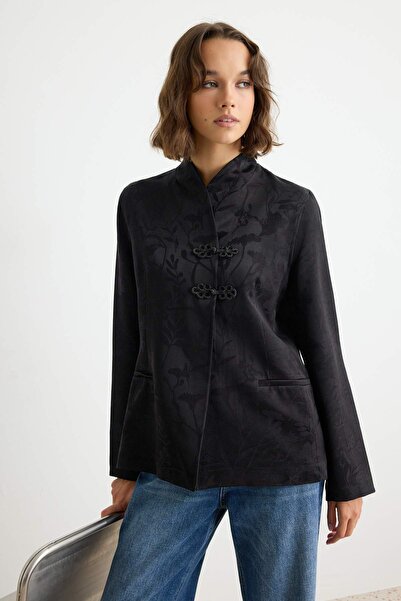 Trendyol Collection سترة سوداء صينية مع إكسسوارات للإغلاق TWOAW27CE00022