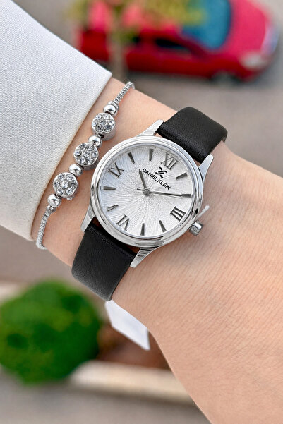 Daniel Klein Women's Wristwatch and Bracelet