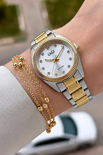 Q&Q Gold Silver Color 30 mm Numerical Women's Wristwatch and Gift Bracelet