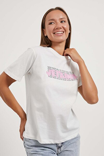Arma Life Women's Text Printed Crew Neck White Loose T-Shirt
