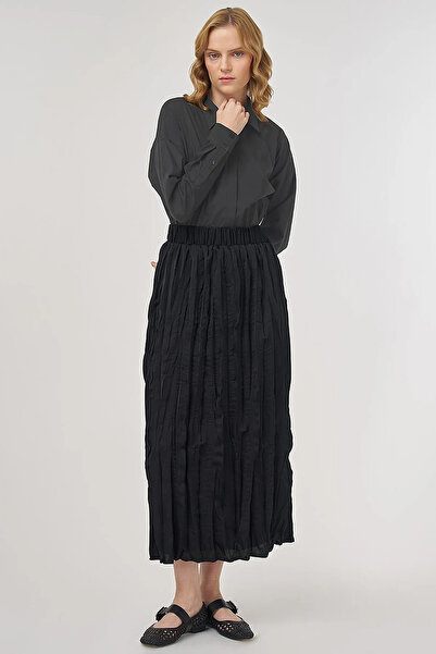 Kayra Crush Satin Skirt Black
