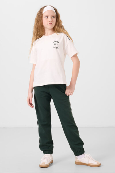 TOMMY LIFE Ecru-Pine Green O Neck Printed Rubber Leg Standard Fit Girl's Trac...