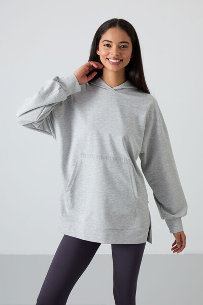 TOMMY LIFE Gri Melanj Balon Kol Yazı Nakışlı Kadın Oversize Tunik Sweatshirt ...