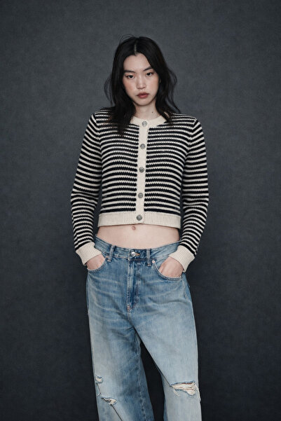 HAKKE Thin Striped Buttoned Cardigan
