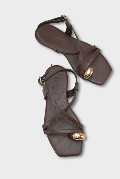 Capone Outfitters Roxy Küt Burunlu Metal Parmak Arası Bantlı Düz Topuklu Kadın Sandalet