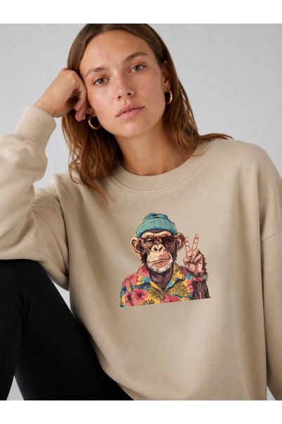 ESADE سويت شيرت نسائي من نوع Elder Monkey بتصميم خاص ومريح وياقة دائرية باللو...