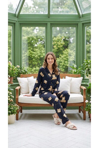 Mia Homewear KADIN SİYAH SÜET KUMAŞ BÜYÜK AYICIK BASKILI ÖNDEN DÜĞMELİ UZUN K...