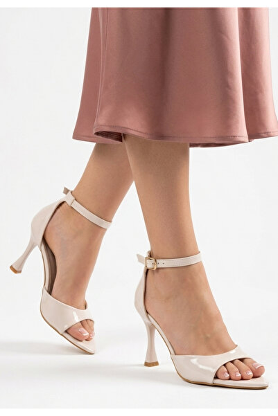 Erbilden Women's Heeled Shoes Beige Patent Leather Classic Stylish Lisu