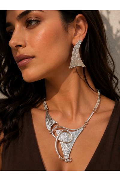 Kutcha Accessories Modern Geometrik Gümüş Kaplama Kolye & Küpe Seti