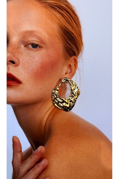 ADENNA JEWELRY Zoya Mng Model Gold Textured Earrings
