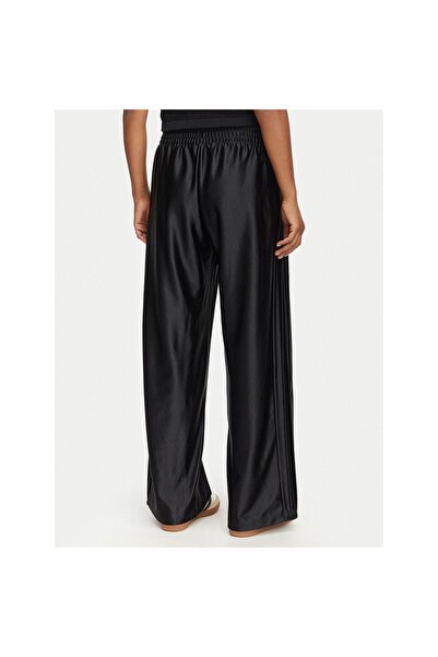 adidas Pantaloni de damă din material textil KV6849 Negru