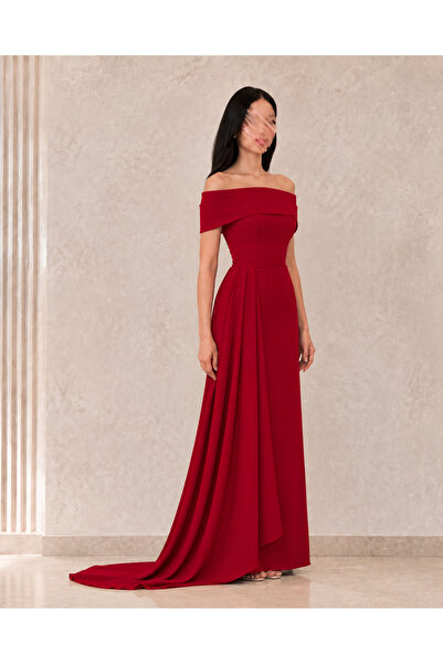Sondos Fashion فستان نسائي أحمر طويل أوف شولدر بتفاصيل درابية جانبية