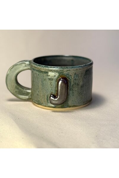 Kişiye Özel Harfli El Yapımı Stoneware Seramik Kupa – Harf Seçenekli Yeşil Kupa