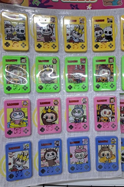 Genel Markalar Labubu model puzzle 4 çeşitli renkler 49450