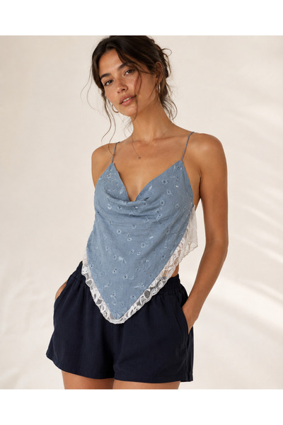 Maison MeDa Mavi Çiçek Nakışlı Dantel Detaylı Askılı Bandana Crop Top