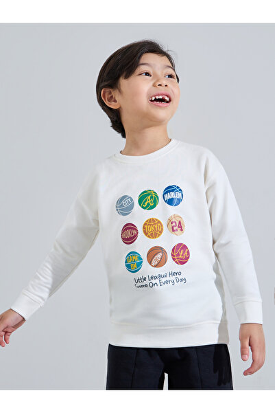 Styli Boys Off White Graphic print Oversized Sweatshirt