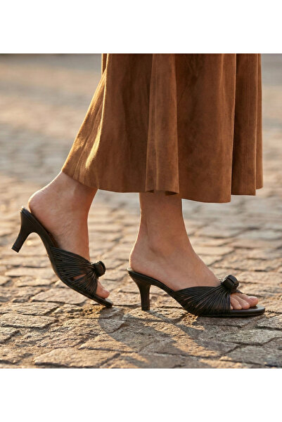 Pair-ie Tales By Styli Black Knotted Stiletto Mules