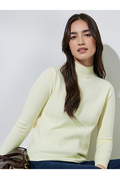 Styli Off White Solid High Neck Ribbed Jumper