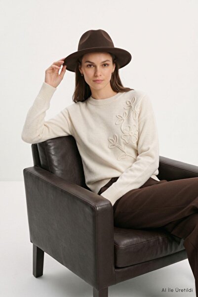 Rays Floral Embroidery Sweater 70056 Stone