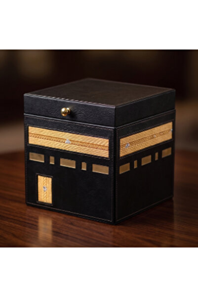 AMAD CRAFT Luxury model of the Holy Kaaba, carefully crafted from luxurious l...