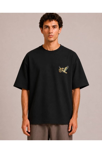 CANMODA Black Oversize Minimal Pelikan Turntable Printed Design T-Shirt