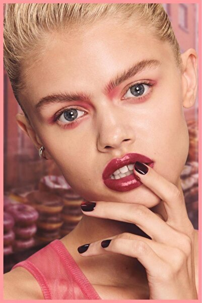 Maybelline New York Lifter Glaze Shea Yağı ve Hyalüronik Asit İçeren Nemlendirici Renkli Dudak Balmı - 13 Raspberry