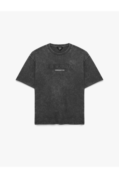 Koton Washable Appliqué Detailed Short Sleeve Crew Neck Oversize T-Shirt