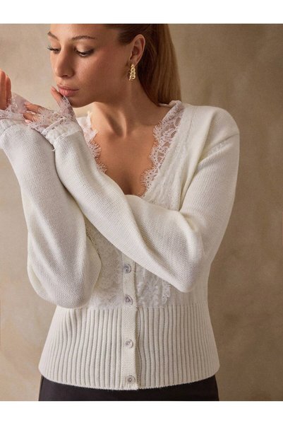 S.ÇLK Women's Bone Lace Detailed V-Neck Buttoned Knitwear Cardigan