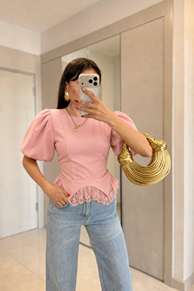 Gizem Ecemiş Tidael Pembe Balon Kol Dantel Detaylı Bluz