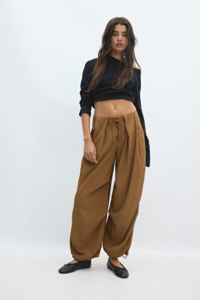 Stradivarius Pile detaylı teknik pantolon