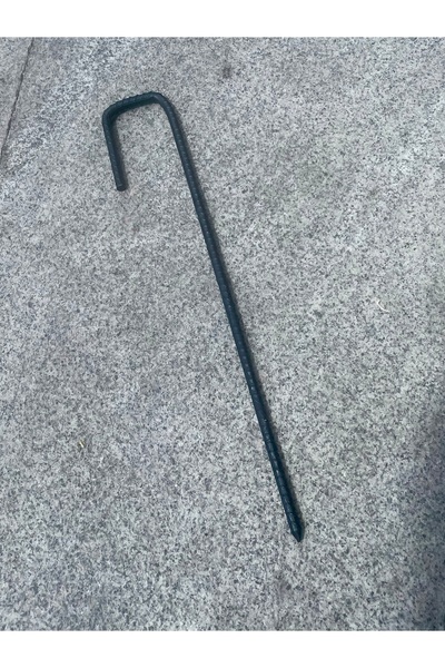 Genel Markalar 2'li Set 40cm Nervürlü İnşaat Demiri Kazık - Mat Siyah Boyalı Sivri Uçlu J Kanca Bahçe Çadır Kazığı